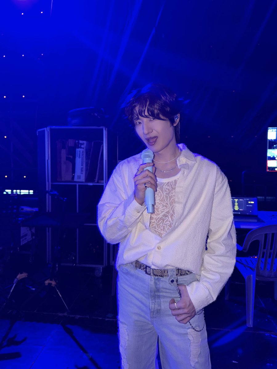 Hoi_official's tweet photo. [📷]

🎤🎵🪽

#SONHOYOUNG #손호영
#GoAround https://t.co/3GSnr51ZQ3