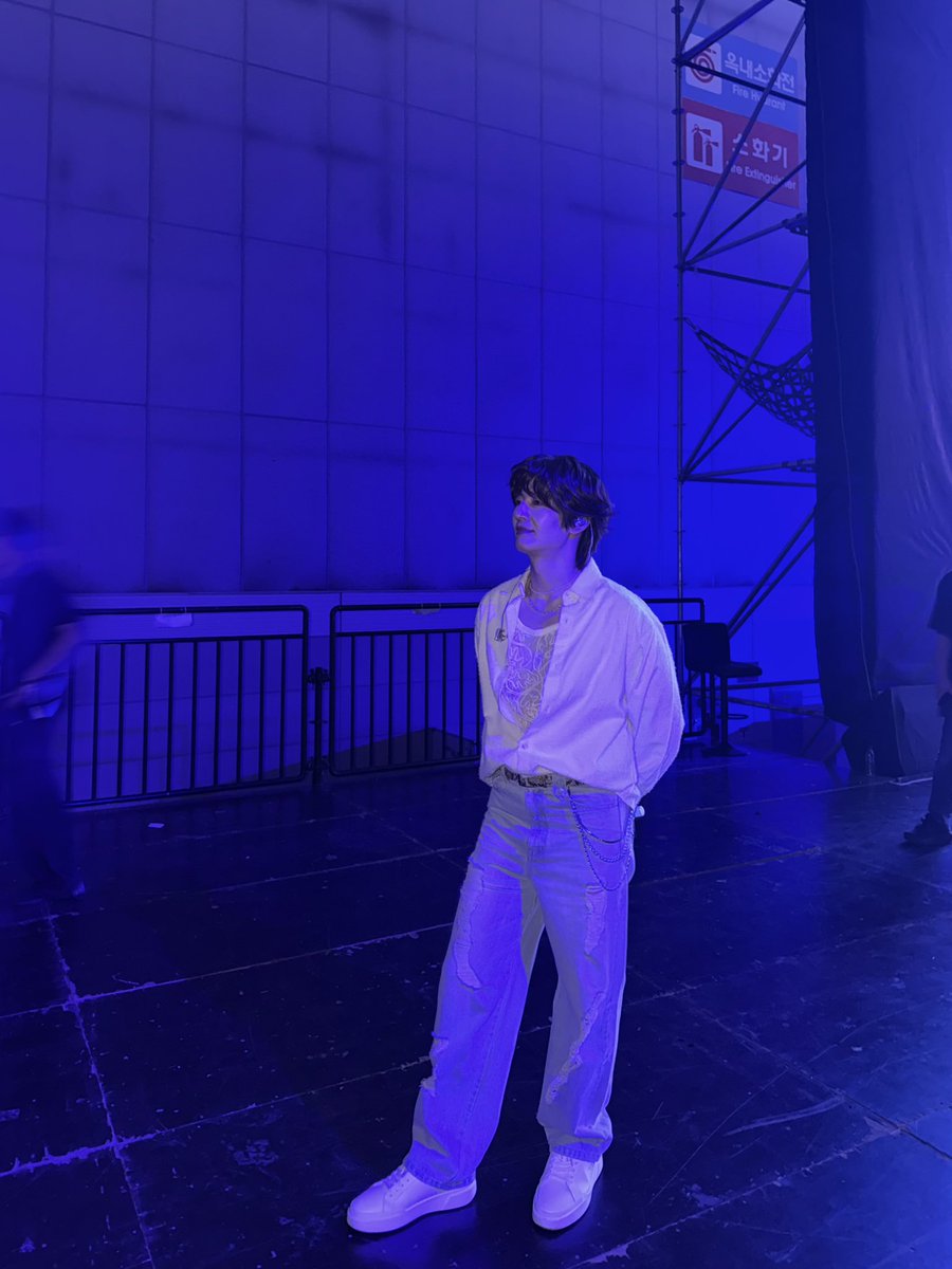 Hoi_official's tweet photo. [📷]

🎤🎵🪽

#SONHOYOUNG #손호영
#GoAround https://t.co/3GSnr51ZQ3