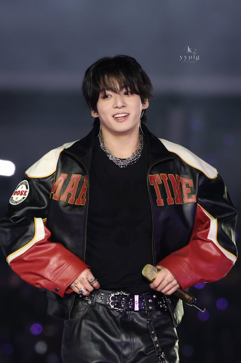 puppykoos's tweet photo. top 10 jungkook looks https://t.co/UrinwMVKVG