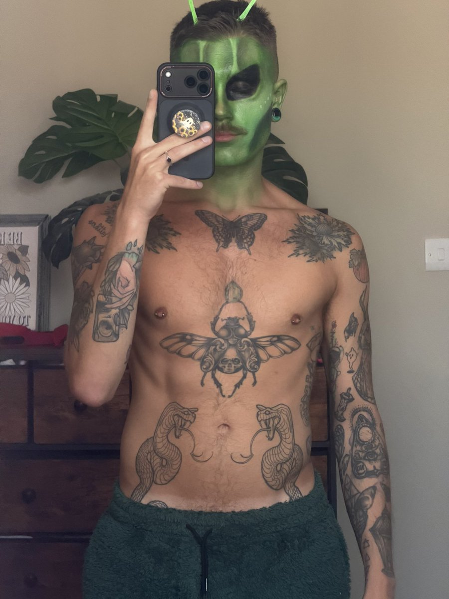 TattInTheHat's tweet photo. 👽 https://t.co/ywfbGPbKKm