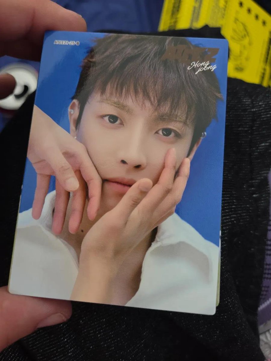 sukihwa's tweet photo. WDYM IT'S SEONGHWA'S HANDS ON HONGJOONG'S FACE AND HONGJOONG'S HANDS ON SEONGHWA'S FACE https://t.co/pn1OkzWFts