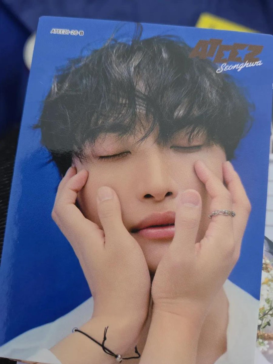 sukihwa's tweet photo. WDYM IT'S SEONGHWA'S HANDS ON HONGJOONG'S FACE AND HONGJOONG'S HANDS ON SEONGHWA'S FACE https://t.co/pn1OkzWFts