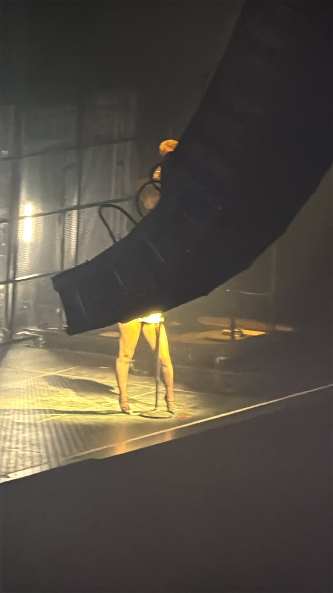 sneptail's tweet photo. legli xcx

#MFFTourLA https://t.co/SPlku2YYgY