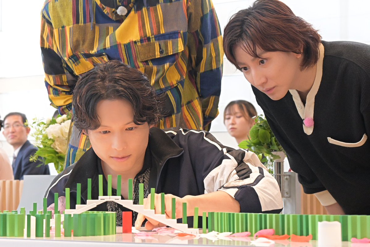 6sixtones_tbs's tweet photo. 「ダンディドミノチャレンジ」で
思わぬハプニング連発…！？

奇天烈な設定の中、ダンディな
SixTONESの姿をお届けしちゃいます🪩🕶⸒⸒

🔈 『𝟨𝘚𝘪𝘹𝘛𝘖𝘕𝘌𝘚』𝟣𝟢/𝟤𝟣(水)よる𝟪時𝟧𝟦分 💎
(※一部地域を除きます)

#シクスト
#6SixTONES https://t.co/bgUiyrjp1q