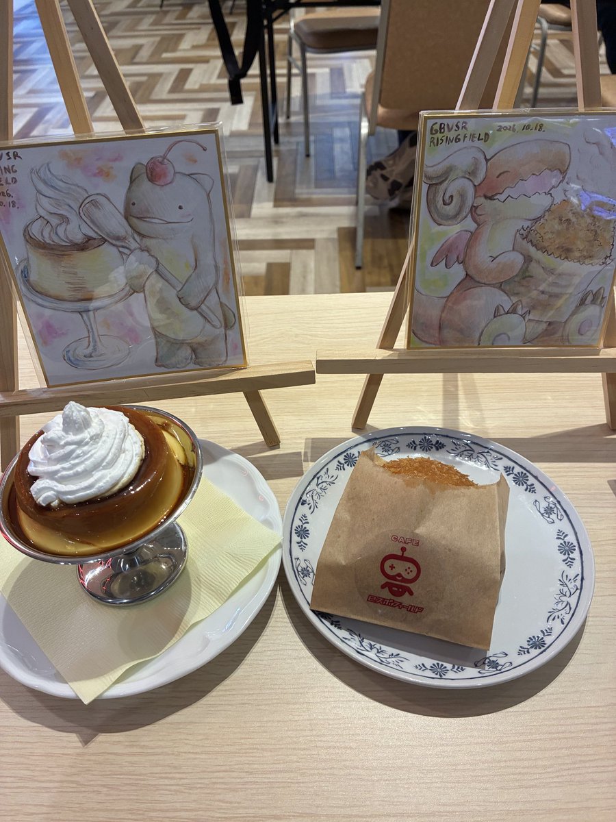 judge_deba's tweet photo. eスポフィールドさんの名物のイラストがあったので実物と撮りました！
かわいい！ https://t.co/VXvH4vmYO4
