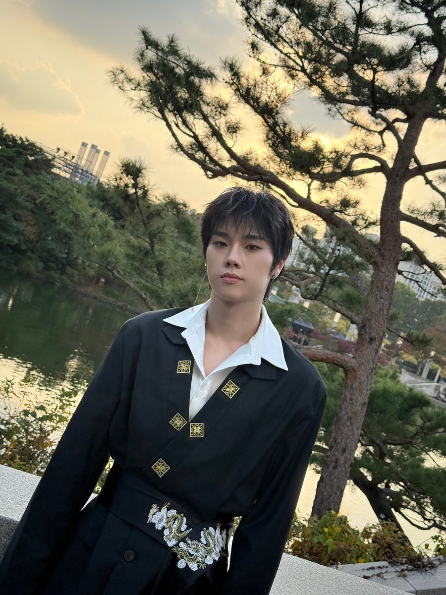 i_nmass_'s tweet photo. 아아아아아아아악!!!!!나 죽었어 없어 이제 이정도면 호상이야 좋은 삶이였어 응 https://t.co/aQoGWQBy5X