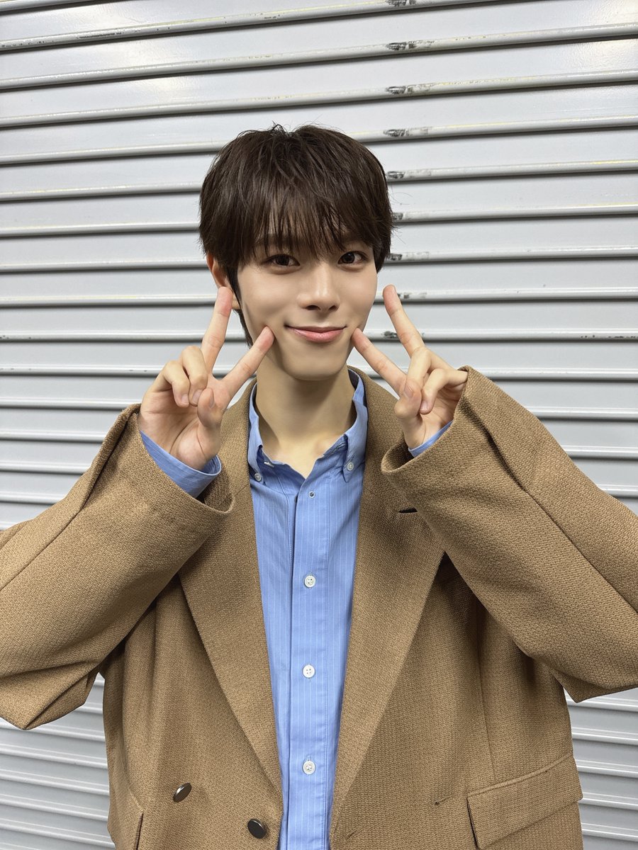 official_DXTEEN's tweet photo. [📸]261018

『#簡秀吉 24th BIRTHDAY EVENT』1部
@kan_hideyoshi

#福田歩汰 が #清水海李 さんと
ゲスト出演させていただきました！ 

ありがとうございました&
お誕生日おめでとうございます☺︎🎉

･･━━･･━━･･━━･･━━･･
『#修学旅行で仲良くないグループに入りました ２』
ABCテレビ(関西ローカル)にて
毎週(土)25:00〜放送中📺
TVer📱https://t.co/GKHGs9QGPC
主題歌'相思想愛'🎧https://t.co/EorQP7ABSF

@kairi_shimizu
#DXTEEN #DXTEEN_相思想愛