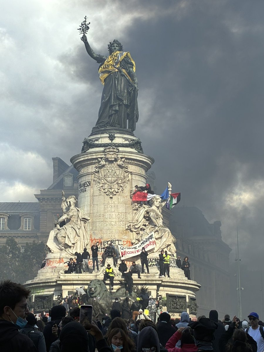 verdeblugiada's tweet photo. Questa finirà dritta nei libri di storia.
Vive la France 🇫🇷 https://t.co/drT9ZVvFd3