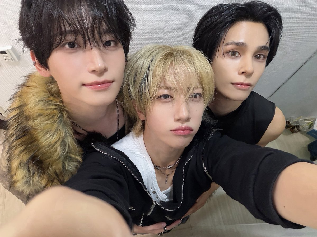 CRAVITY_twt tweet picture