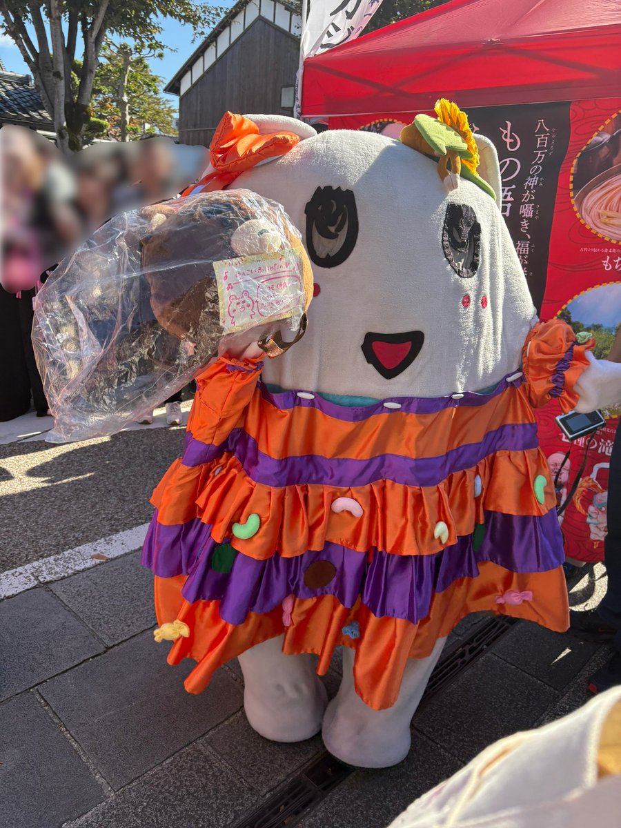 f__maki's tweet photo. プレゼント交換🎁
仲良し💕めんこい💕

#ご当地キャラ博2026 https://t.co/1CrNDcmfM9