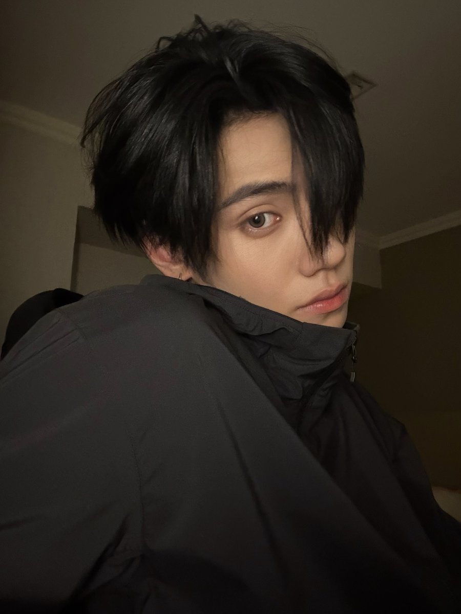PEEMWASU_'s tweet photo. ซ้ายขวา? https://t.co/uCj2X9zM7J