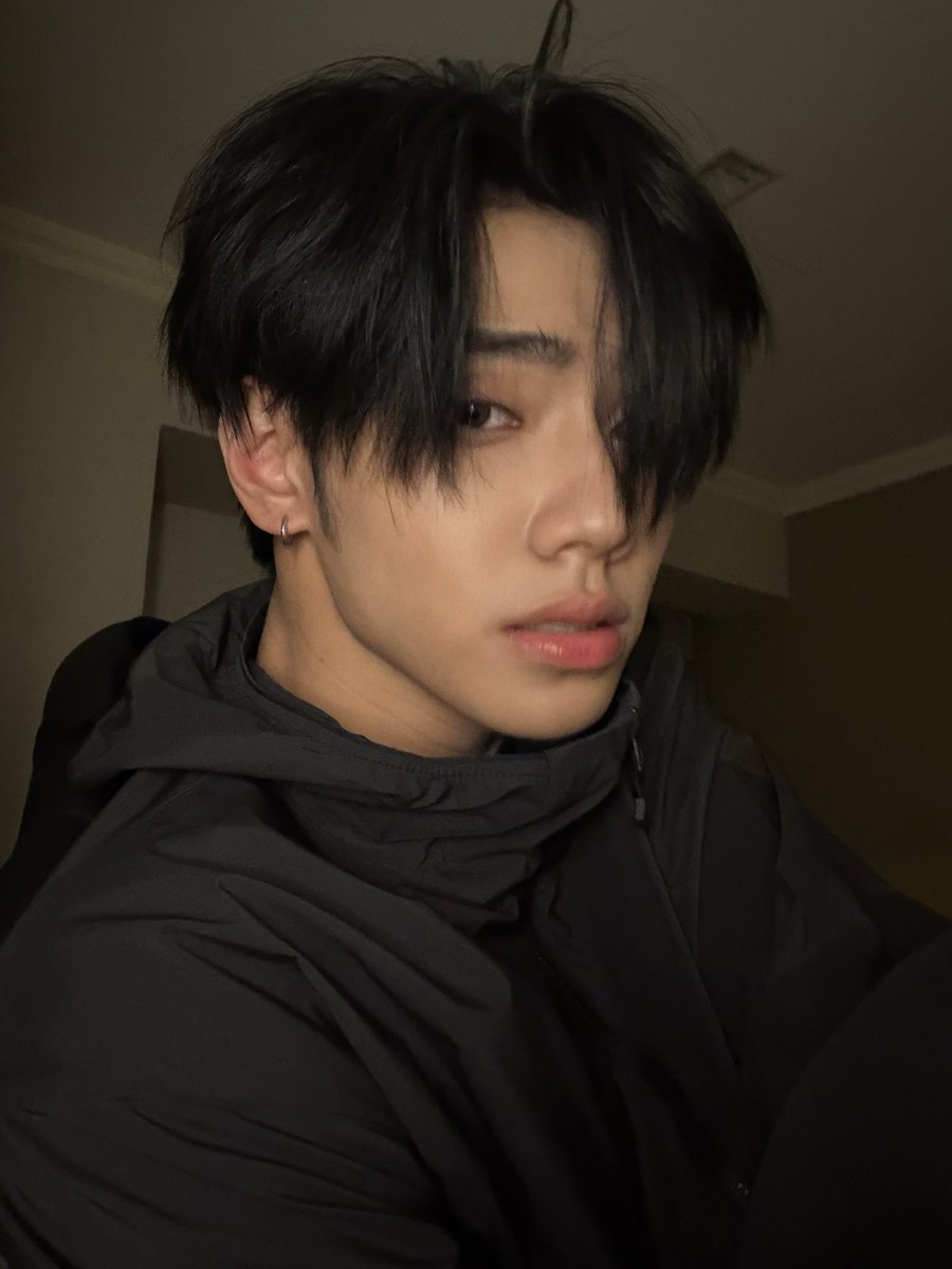 PEEMWASU_'s tweet photo. ซ้ายขวา? https://t.co/uCj2X9zM7J