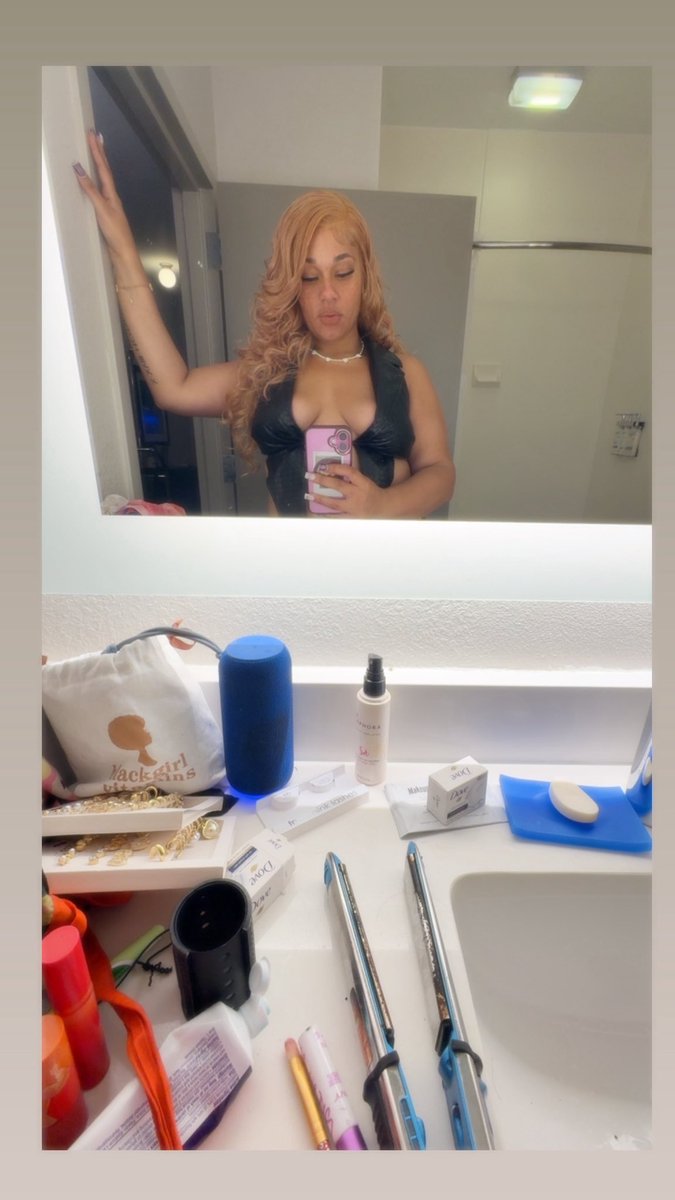 NicoleeTylerr's tweet photo. It’s my birthday chat! Bless the CA @honeyyybunnn777 every Cash App received gets free pic/video depending what you send https://t.co/HUJRtAEQKY