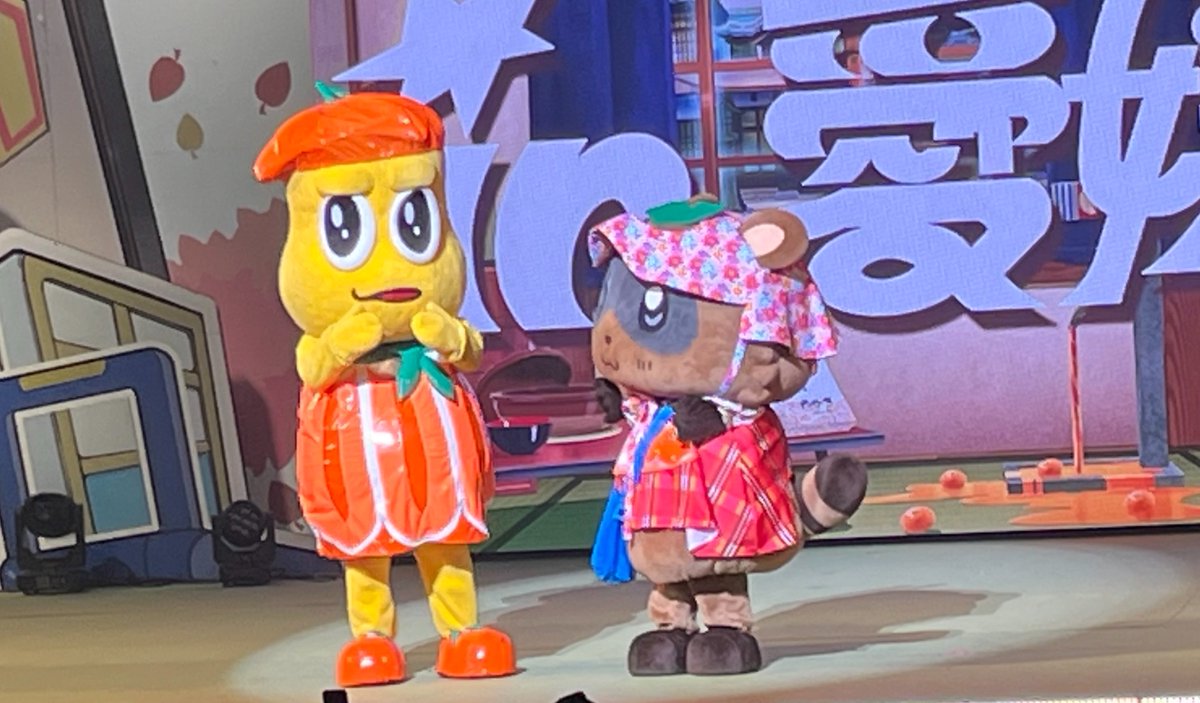 QUARTETwithSTAR's tweet photo. やっと自宅に帰ってこられたので……

回覧板愛媛🍊
ピーナッツくんに扮した我が子と義家族と愛媛公演に参加出来てとても幸せな時間を過ごせました🥰

子を見て可愛い〜と褒めてくださったお兄さんお姉さん方、本当にありがとうございました！子どもも嬉しそうにしておりました🥰
 #ぽこピーの回覧板 https://t.co/9pKLx4JVZW