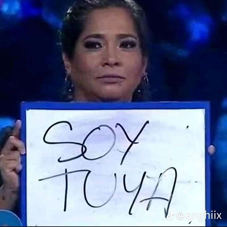 abrilleeun's tweet photo. Yo cada vez que me mira por error https://t.co/xoRFa9VRLs