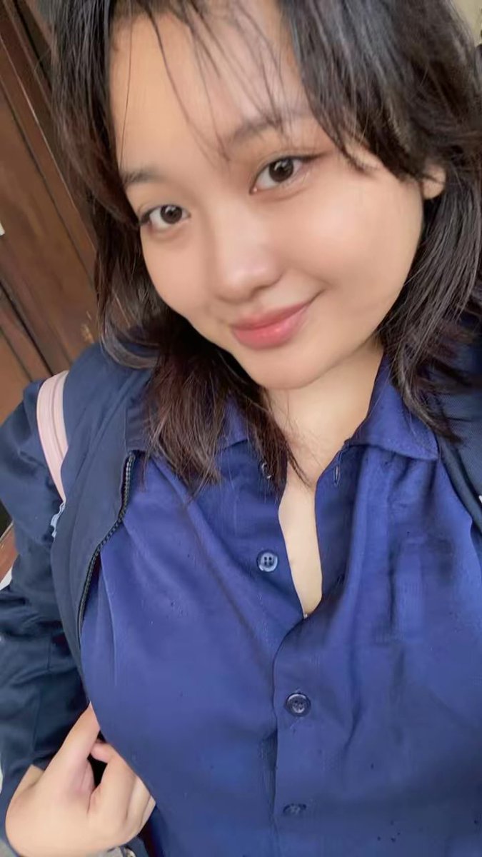 quaintreIIies's tweet photo. [QUEER FRIENDSHIP APPLICATION]

name: chella
age: 22 
occupation: doing smth fishy 🐟 
zodiac: geminii (june) 
height: 168.. im pretty tall 
hobby: hmm drawing I guess:/
fun fact: I can fall asleep almost anywhere.. literally pelor

please temenan sama aku 🖐️ https://t.co/ZTRyqb9Fm9