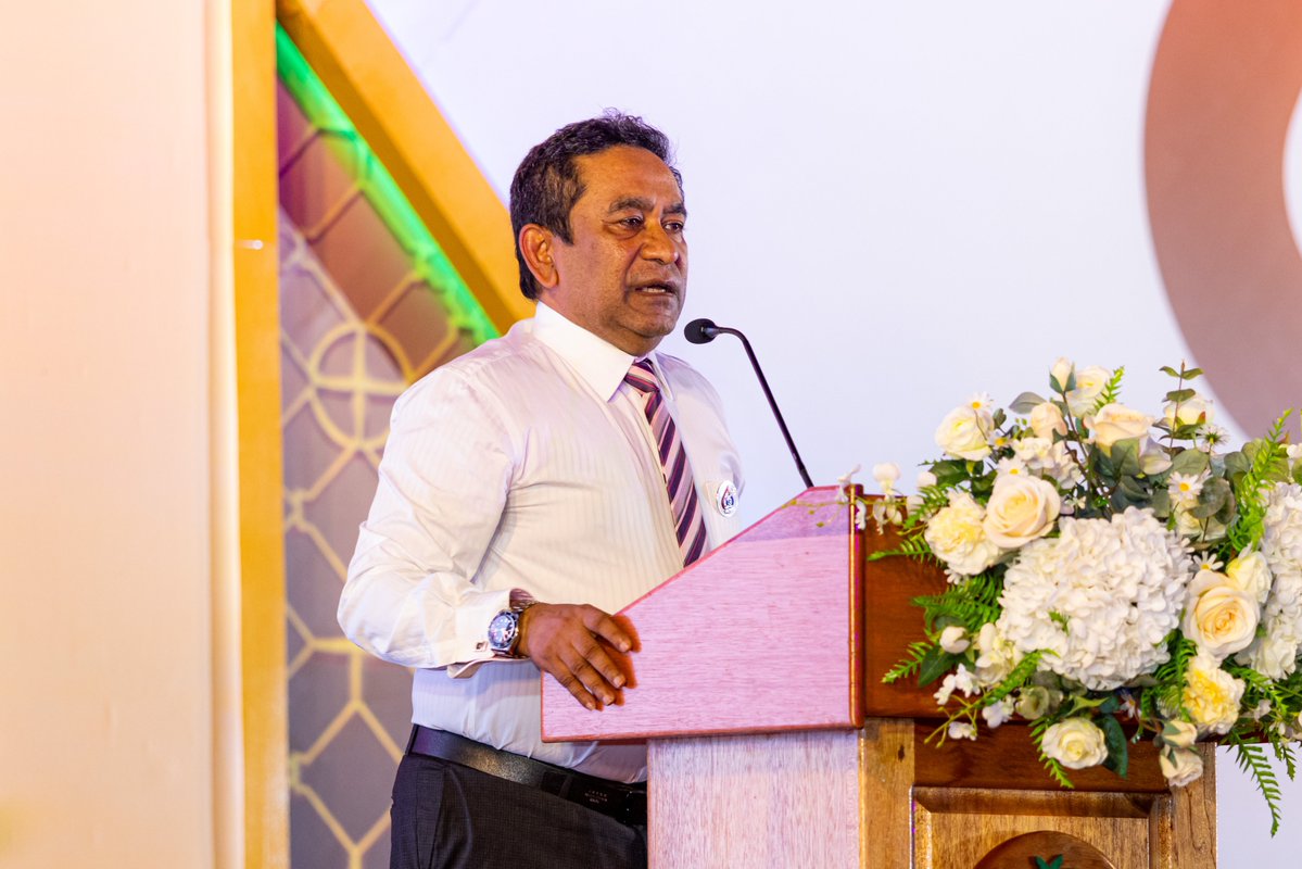 PNFront's tweet photo. ރައީސް ޔާމީން ބައިވެރިވެ ވަޑައިގަންނަވާ ފްރޮންޓް އޮފީސް ޖަލްސާއެއް މިރޭ އޮންނާނެއެވެ .

ތަން: ޕީއެންއެފް އޮފީސް 
ގަޑި : 20:45
ދުވަސް : 18/10/2026 https://t.co/ACcOFkO8wY