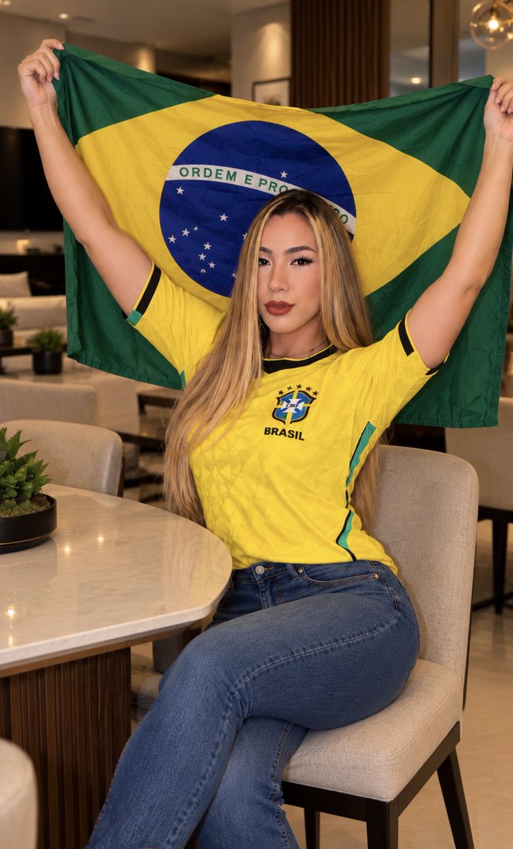 BrunaSchneide's tweet photo. A minha bandeira SEMPRE foi verde e amarela, NUNCA foi vermelha. 

FLAVIO PRESIDENTE 2️⃣2️⃣ https://t.co/gx5NITA5sd