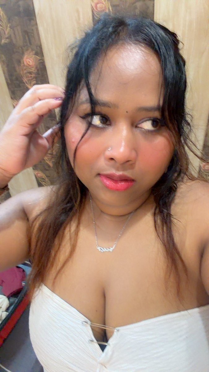 soniya1425's tweet photo. I trust these safety pins more than men. https://t.co/tStGRZLQrx