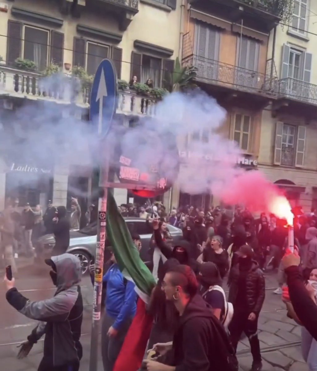 Eliseh5v's tweet photo. @EndWokeness The Palestinian flag has become the symbol for violence, destruction and disorder all across the west https://t.co/oq3tfnCtpn
