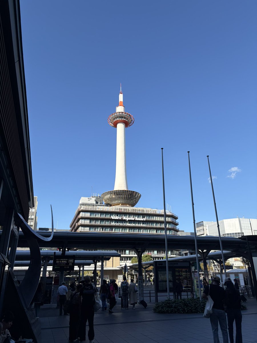 maikon1127's tweet photo. 感慨深い #Log31ツアー 広島公演から一夜明け、京都へ。

今日から1ヶ月京都生活です！

この時期に京都生活を決めた理由は単純。

・秋の京都を堪能すること
・レオちゃんの京都公演への移動費を抑えること

それだけです！！笑

京都グルメや観光名所、教えてください！！

#家入レオ https://t.co/12eXm1gPt4