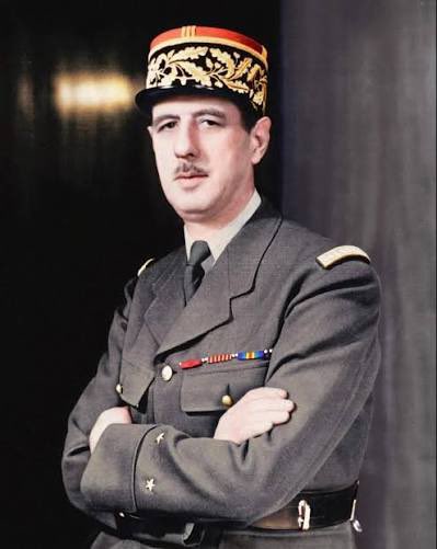 Hetur8925's tweet photo. Lo que necesita actualmente #France “El malestar francés actual no se resuelve con meras promesas... El pueblo tiene derecho a exigir un Estado eficiente, pero debe recordar que la verdadera soberanía y patriotismo consiste en construir la patria, no en saquearla” https://t.co/9nzbXBhtCN