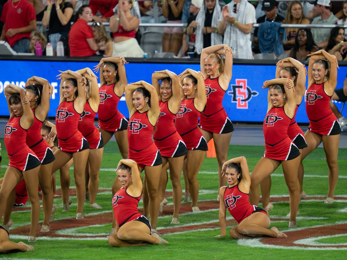 SDSU's tweet photo. Nothing beats a Homecoming win! 🏈❤️ The Aztecs won the battle for the Old Oil Can. Go Aztecs! #SDSU #SDSUFootball #GoAztecs #SDSUHomecoming https://t.co/50g0mf2hh2
