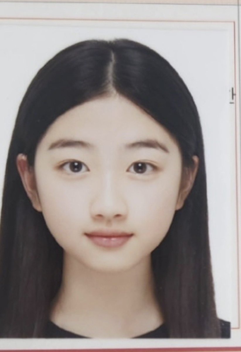 atouxe's tweet photo. 프로필 사진 찍었을때 인가봐〰️

#A2O #A2OLITE #AYUNE #아윤 https://t.co/6UEGcsRIsN