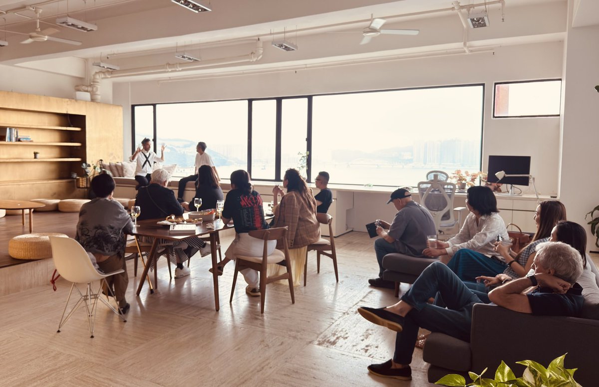 mitchellfchan's tweet photo. For the past two weeks, I’ve had the unbelievable good fortune to be the inaugural artist-in-residence at the Vu-Chu Digital Arts Residency in Hong Kong. 

Yesterday, to close out the residency, we invited some artists, curators, and academics for a lively conversation between Sunny Cheung (curator, M+) and myself. 

This program gave me with a base of operations during a critical 2-week span of my career, allowing me to make some crucial connections to the Hong Kong art scene while I opened my first ever solo show in Asia. Also: this place is swaggy as hell! 😎

Many, many thanks to @collectionist and @jeannievu for their support, always.