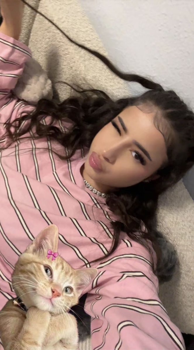 SluttyNiece's tweet photo. Feeling confident and enjoying the attention. Tell me what caught your eye 😉#cumtributeِs #cum #tributes #ahegao #dsl #lips https://t.co/RNlCYziNqp