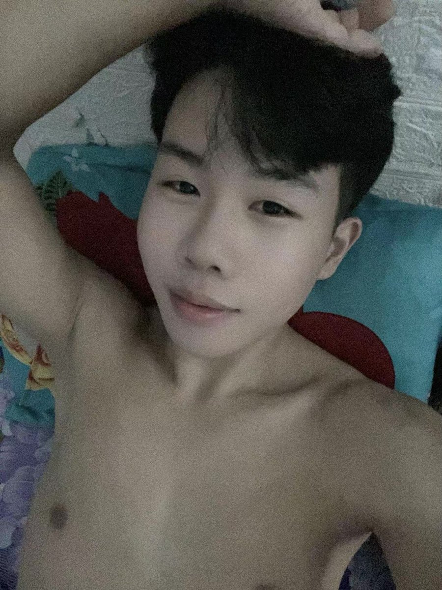 anhkittpvb's tweet photo. nhìn mặt e v mà kh chj nào tuyển hồng hài nhi hết v ai tuyển e đi ib e e rep hết ạ https://t.co/YYR8fd6g3K