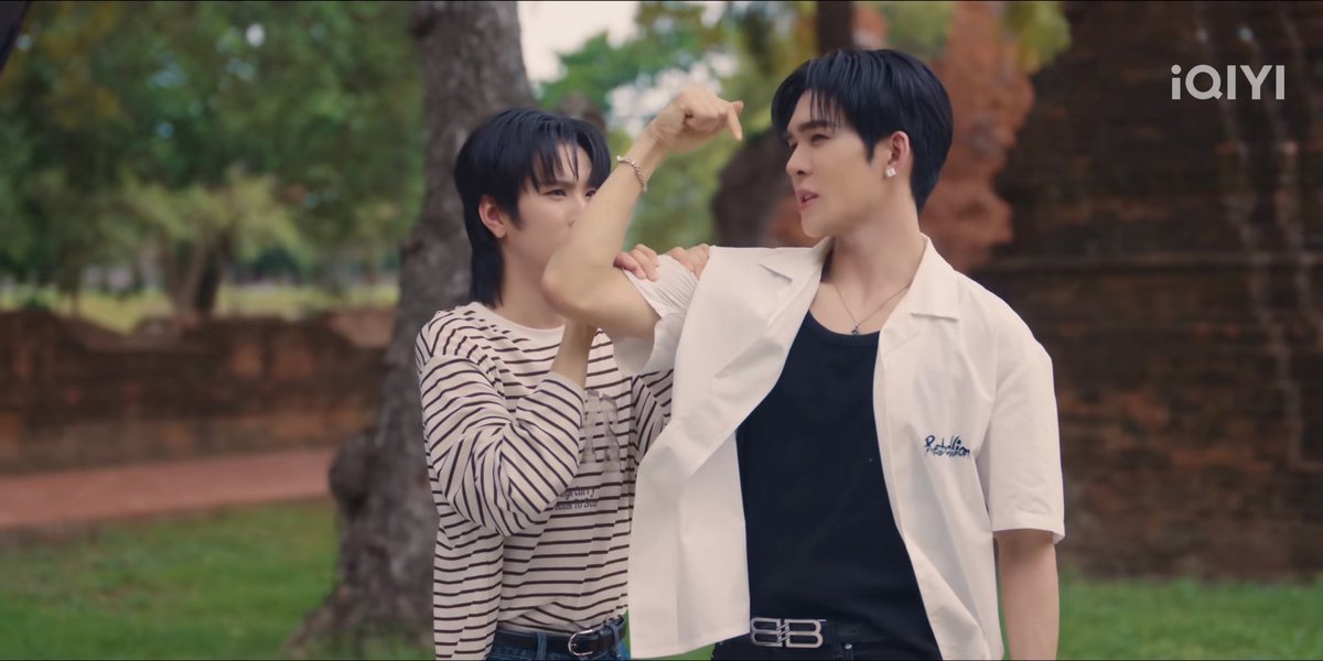 PUY_FlyCat's tweet photo. As cheesy as Khun Thee but it's actually Khun Third, oh my god I'm dying. What am I supposed to do when if my partner is this cheesy? 😆

MR FANBOY CHAPTER 8
#MrFanboyEP8 https://t.co/M3OspndWuL