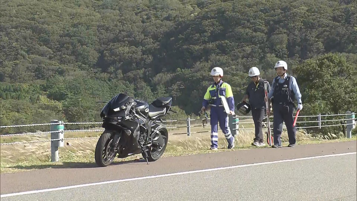 TOS_hodo's tweet photo. ツーリング中のバイクがガードワイヤーに衝突　23歳の男性が重体　九重町 やまなみハイウェイ　https://t.co/q5NNvNccdF https://t.co/ZFOnA2LQMc