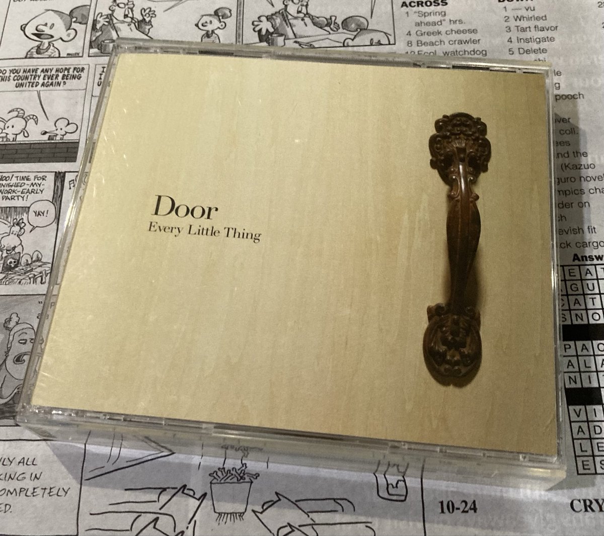 Yamaguci1971's tweet photo. (スパイスカレー作りながら)これ聴いてます
#EveryLittleThing
#Door
いつの頃からか持田香織さんの歌唱がちょっとアレなんですが、一方その頃から楽曲がとてもポップになって、私は好きなユニットになりました。 https://t.co/l5HrHKXtd7