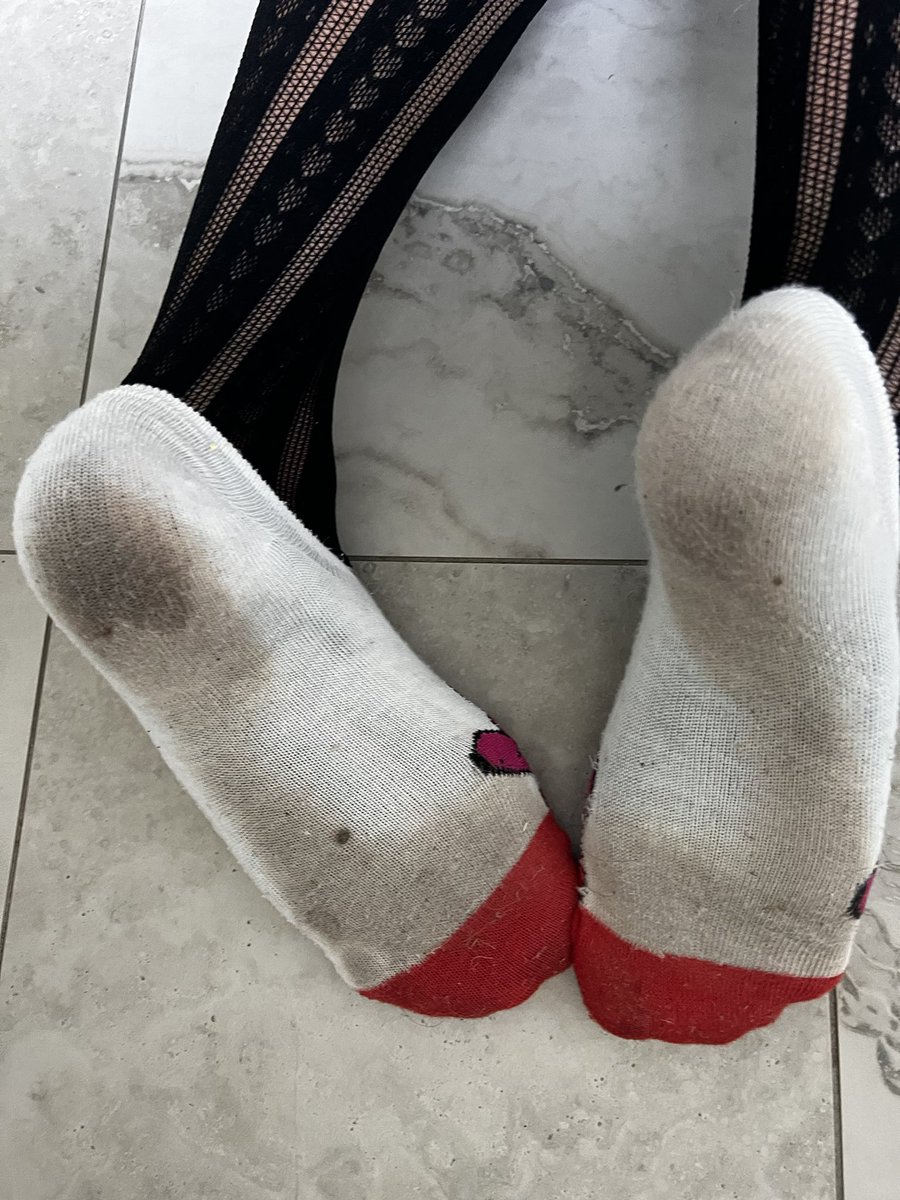 Minalovdsocks's tweet photo. Cute on top, but wait until you see the bottom… 🤫 Should I show you how they look when I take them off?  #patternedtights #lacetights #hellokitty #dirtysocks #explorepage https://t.co/OIR0PZhcj0