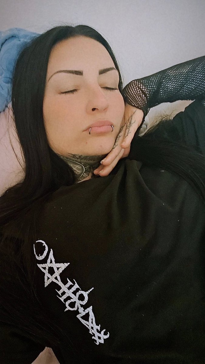 MorticiaAd45643's tweet photo. Bonjouuuur les clébards

#findom #findomfrance #findom #femdom #femdomfr #moneymissfr #moneymiss #humanatm #soumis #soumisfr #cuck #malesub #moneyslavefrance #moneyslavefr #moneyslaves #moneyslave https://t.co/T6h7LGuKqH