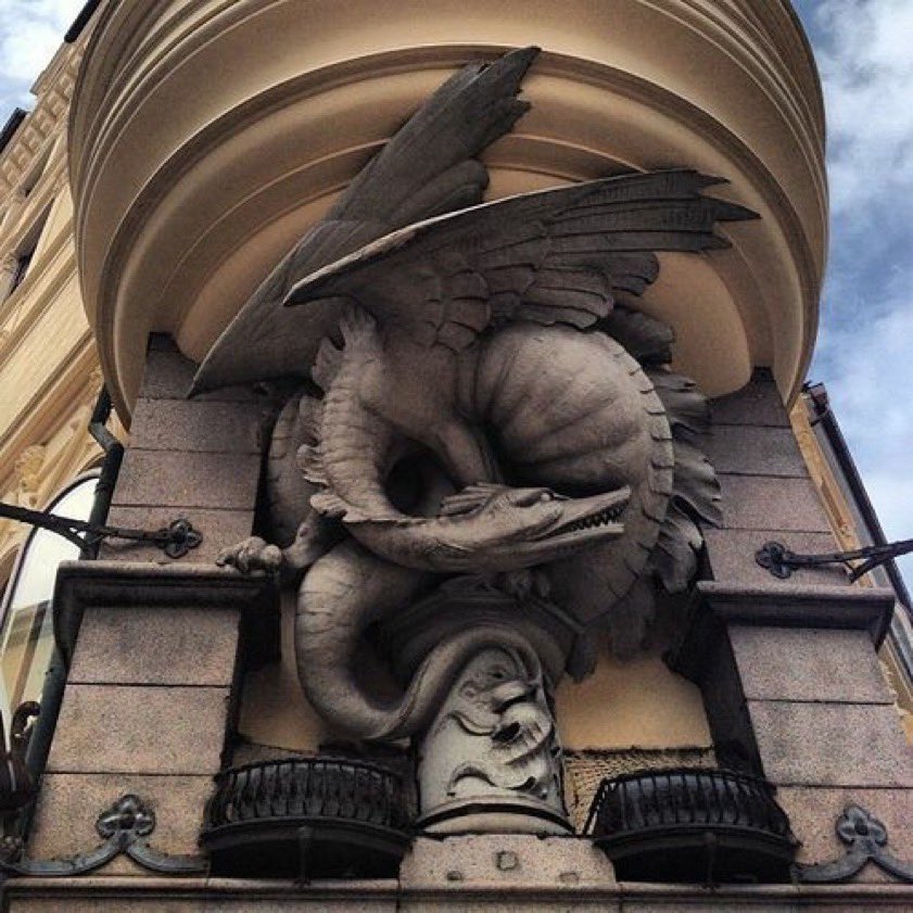 ama_underated's tweet photo. Dragons in Architecture https://t.co/diyt3LyeZb