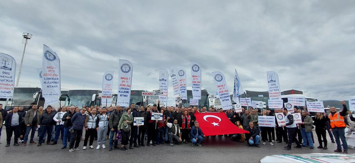 mihribanugurluu's tweet photo. 🔥 İSTANBUL YOLA ÇIKTI‼️
KOCAELİ YOLA ÇIKTI‼️ 
GEBZE YOLA ÇIKTI ‼️

ANKARA’DA BULUŞUYORUZ! PEKİ YA SEN, NEREDESİN @EmadDernegi 

🇹🇷 Şehirler birleşiyor, yürekler birleşiyor, milyonların adalet çığlığı ULUS’ta buluşuyor👊

@EmadDernegi
Emadder
#KademeUlusta https://t.co/T0ONkXUtkM