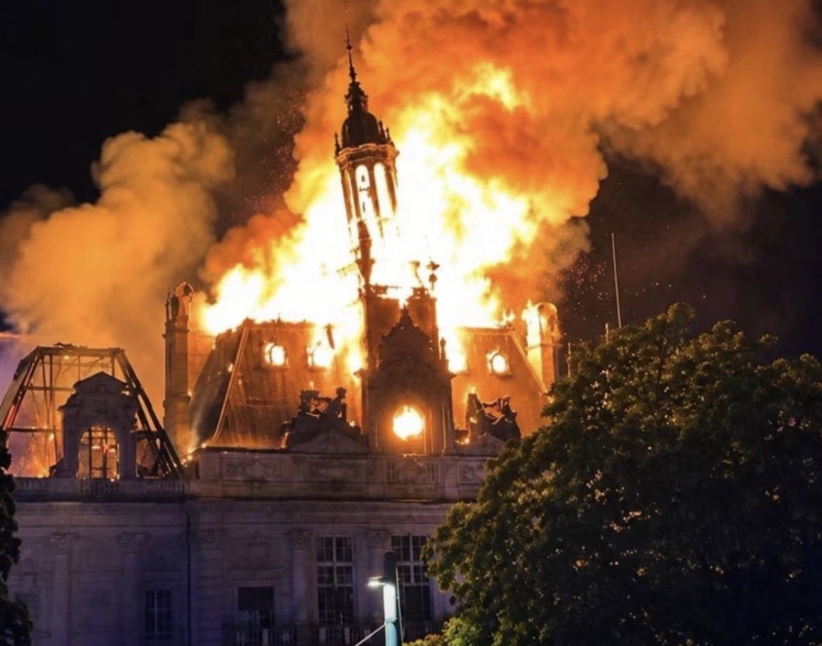 MathieuFRD's tweet photo. 143 ans d’histoire. Un patrimoine commun. Un symbole de la République.

L’incendie de la mairie de Limoges est inacceptable. Manifester est un droit. Détruire est un délit.

La République ne doit jamais reculer face à la violence.

#Limoges #République #17octobre https://t.co/kvlwDM7gKD