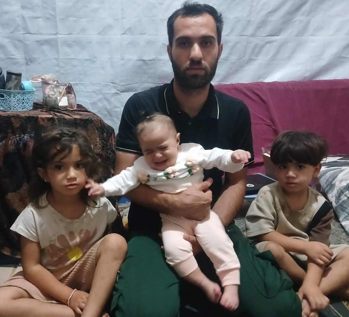 BelalFromGaza's tweet photo. 💔 My heart breaks when the 13 members of my family ask for food and I cannot provide for them. I cannot do this alone.

 I urgently need $200 for food and essential supplies. Please, help us survive today by donating or sharing our campaign. ❤️🤲
https://t.co/eVzn2ZRTb7 https://t.co/nZrFqwZWr6