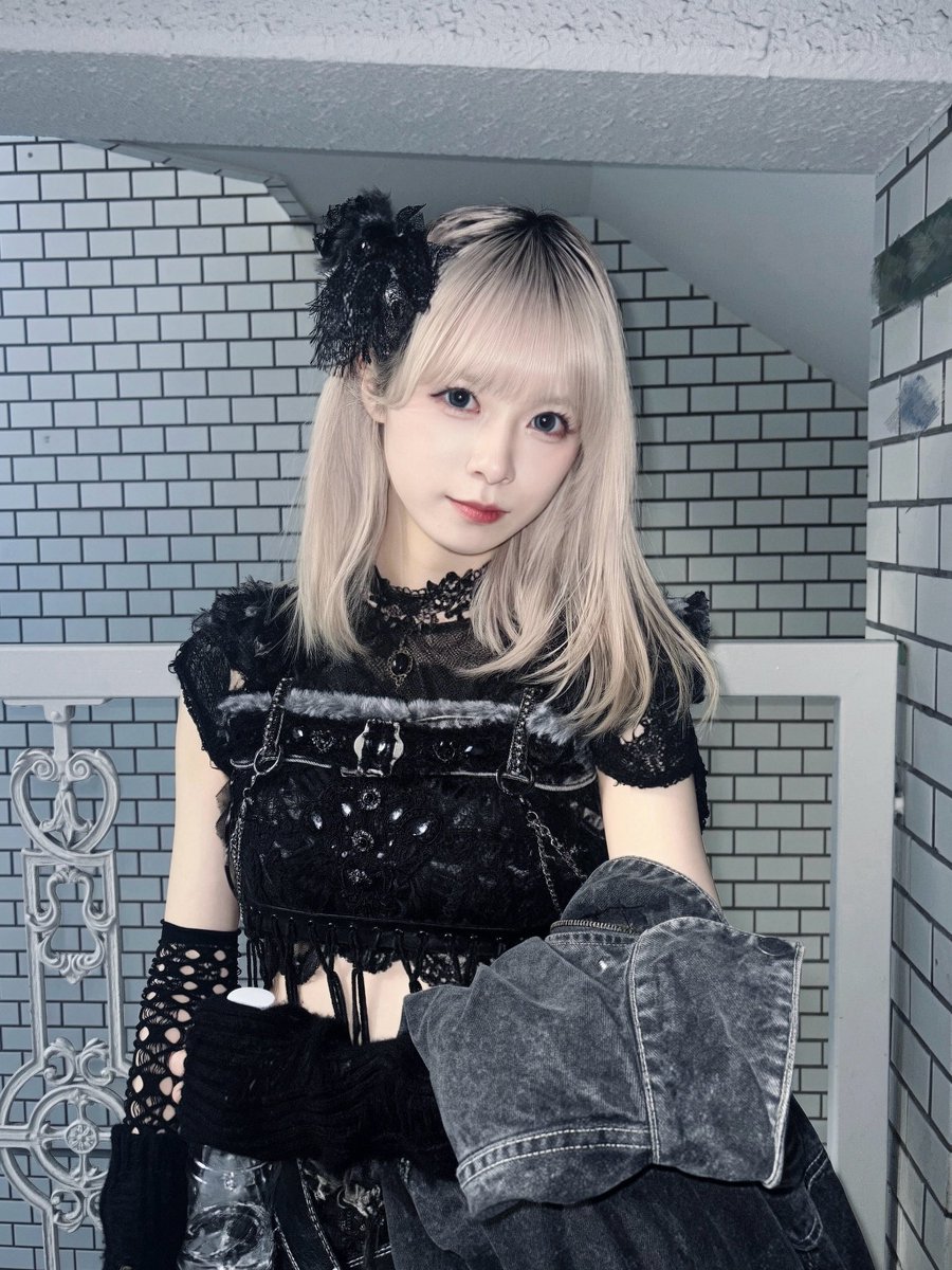 moe_syqsyq's tweet photo. 朝で血色が無なのにいつもと比べて意図せずメイク薄めだった https://t.co/LrB6c3edhO