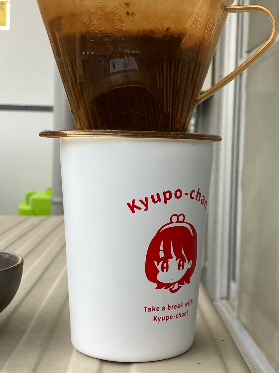 uz2000's tweet photo. わざわざベランダでお湯を沸かし、コーヒーを入れる日曜の午後 https://t.co/0tLk91Fw8q