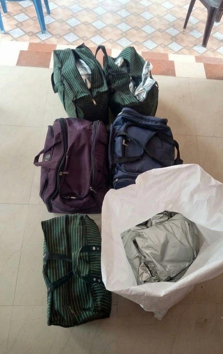 FinMinIndia's tweet photo. 👉 DRI seizes massive 137 kg consignment of crystal meth; busts coastal drug trafficking network; 4 arrested in Tamil Nadu
 👉 Major intelligence-led operation foils suspected attempt to smuggle drug to Sri Lanka through maritime route

Read more ➡️ https://t.co/Wxk1mcgvzr

#DRIAtWork