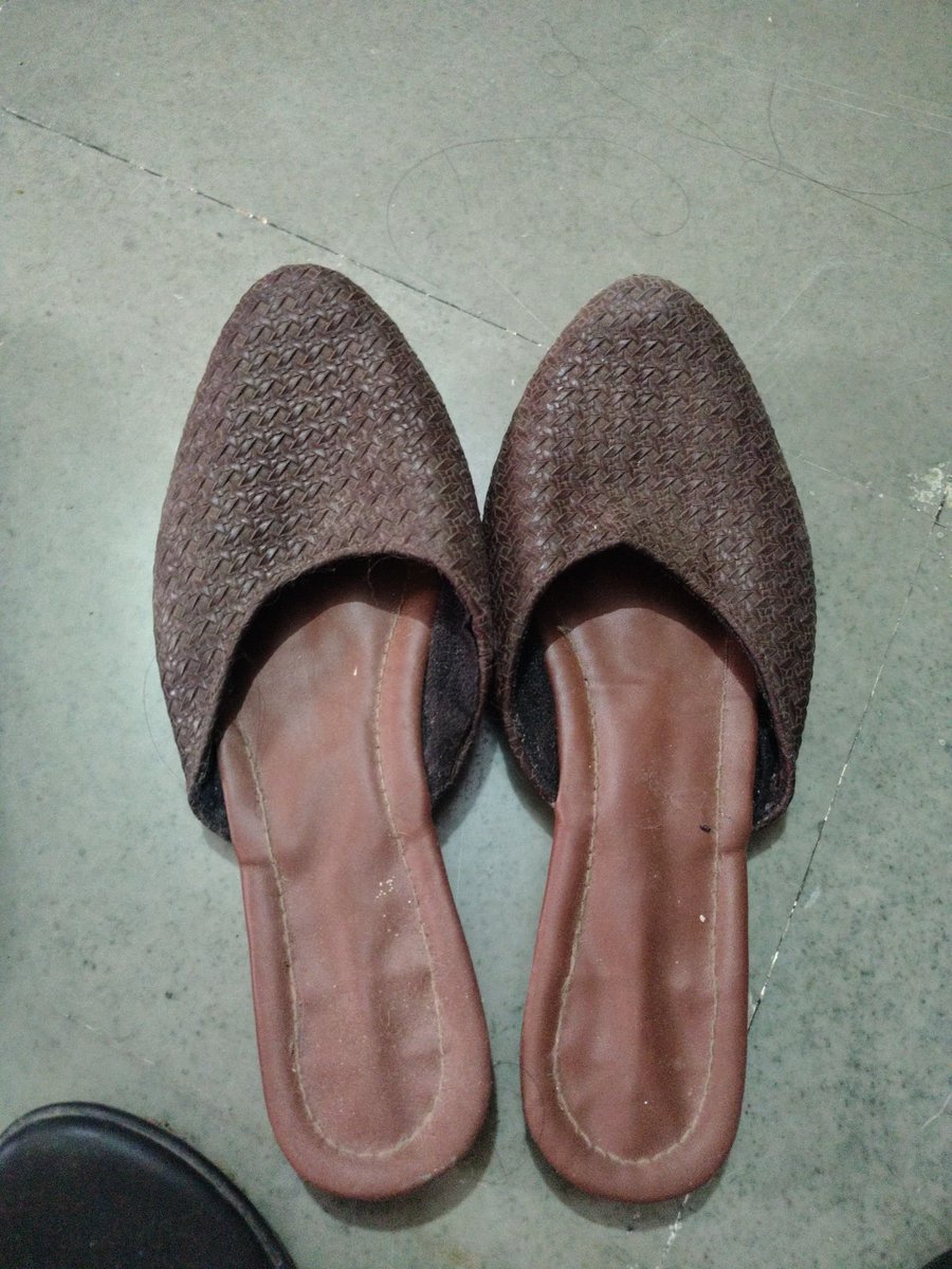 Goddess_Palakk's tweet photo. Used jutiya available — still warm with my foot sweat and toe marks. Repost this tomorrow + like = 1 free task for real slaves. Message me if you’re worthy. https://t.co/7BCJ72CAK7