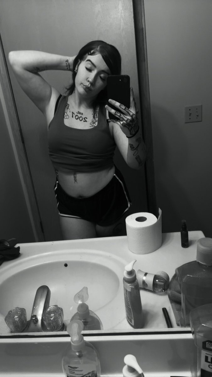 pr3ttyem00's tweet photo. Felt cute πβπΌ#checkoutlinkinbio #prettygirl #feltcute #onlyfans #tatted https://t.co/hXP7eXaZ8u