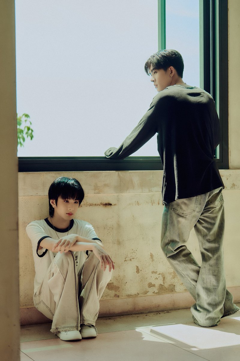 mayaonline2002's tweet photo. ‘อู่อู๋ ธนภูมิ’ #auautnp เปิดมุมอ่อนแอ เผยเหตุผลขอโอกาสใหม่ ผ่านซิงเกิล ‘รับได้ใช่ไหม (Can You?)’ #รับได้ใช่ไหมByAuAu Ost. ‘MR.FANBOY รักสุดใจนายแฟนบอย’ พร้อมชวนแฟน ๆ อินไปกับเรื่องราวความสัมพันธ์ของ ‘เติร์ด - ว่าน’ รับบทโดย ‘อู่อู๋ ธนภูมิ’ และ ‘เซฟ วรพงษ์’ #savewrg

‘อู่อู๋’ เผยถึงการทำงานครั้งนี้ว่า “ซิงเกิลนี้เป็นอีกหนึ่งผลงานที่ท้าทายและตื่นเต้นที่ได้ทำมาก ๆ ครับ ด้วยเนื้อหาของเพลงที่ต้องสื่ออารมณ์ให้สัมผัสได้ทั้งความรู้สึกผิด คำขอโทษ และการขอให้เข้าใจถึงเหตุผลที่ทำลงไป เลยตั้งใจมาก ๆ ในการร้องเพื่อให้เข้าถึงอารมณ์มากที่สุด ซิงเกิลนี้เป็นสไตล์ R&B ทำให้ได้เรียนรู้เรื่องเทคนิคการร้องมากขึ้นด้วยครับ และขอฝากเพลงนี้ อยากให้ทุกคนชื่นชอบครับ”

#AuauSave #อู่อู๋เซฟ
#รักสุดใจนายแฟนบอยSeries#MrFanboySeries#DMDMUSIC