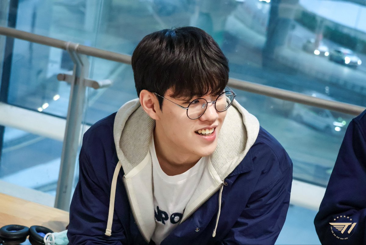 T1LoL's tweet photo. #TogetherAs1 #T1atWorlds2026 https://t.co/oDLFM5gft9