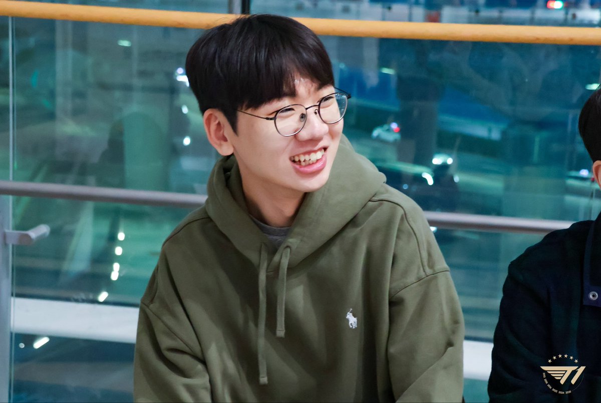 T1LoL's tweet photo. #TogetherAs1 #T1atWorlds2026 https://t.co/oDLFM5gft9