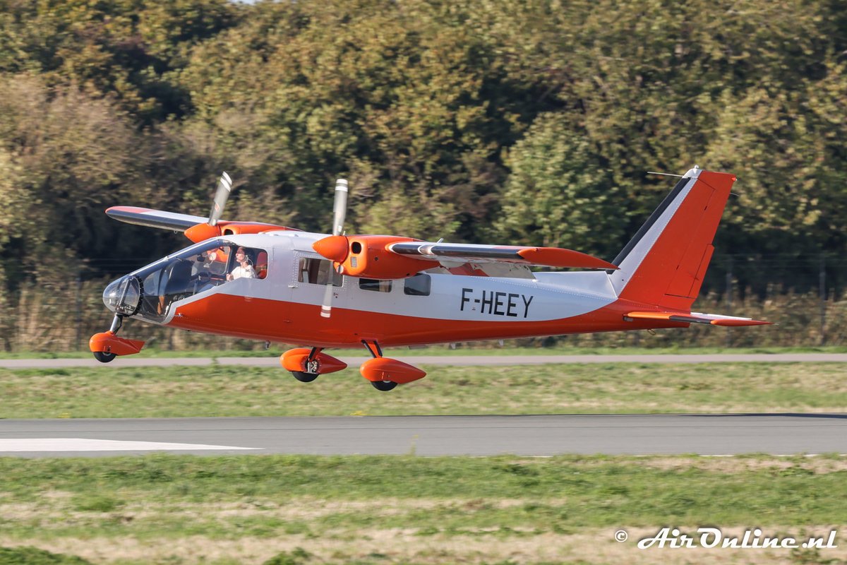 bjfloor's tweet photo. Partenavia met glazen neus boven de Nederlandse waterwegen

Story:
https://t.co/cAgRJy3Zey

#EHLE #LelystadAirport #Sintegra #Partenavia #FHEEY https://t.co/nrrE3TUqir