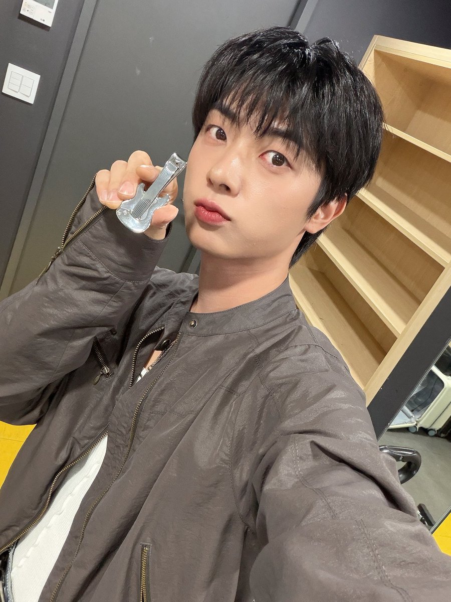 chennloveshim's tweet photo. 20261018
🎸✌🏻✌🏻
#강현 #KANGHYUN #원위 #ONEWE #위브 #WEVE #GrandMintFestival2026 #민페 #FYP https://t.co/RHm4JItaid